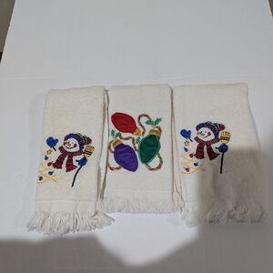 New 3 Pc Festive Snowman and Ornament Finger Towels